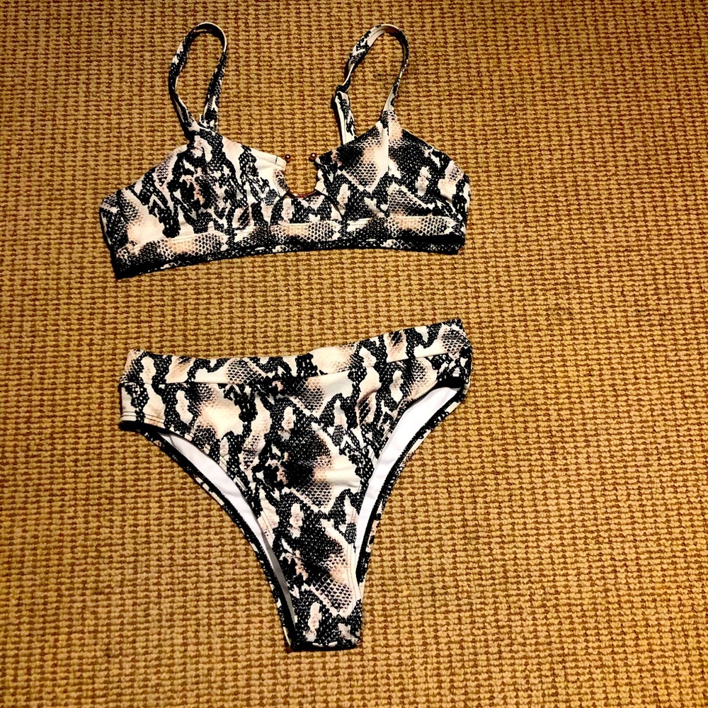 Snake skin chic!